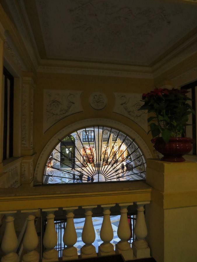 Domus Sibyllina, Galleria Umberto I Neapel Exteriör bild